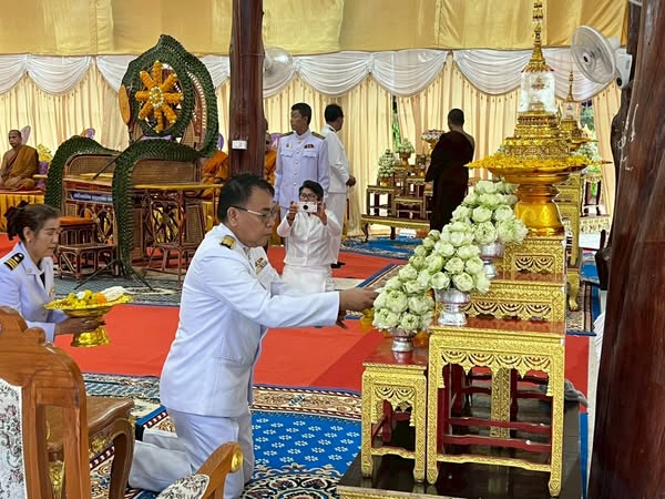 ร่วมขบวนพิธิอัญเชิญพระบรมสารีริกธาตุ เพื่อนำไปประดิษฐาน ณ วัดป่าสุขวราราม ต.บึงบูรพ์ อ.บึงบูรพ์